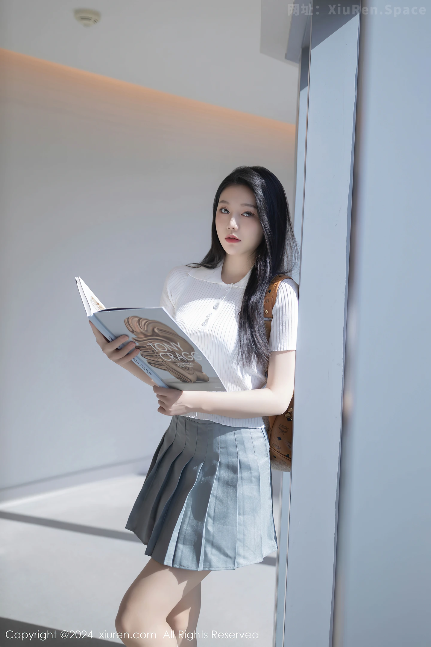 图片[6]-[XiuRen秀人网]VOL.8649 模特安然anran性感白色上衣配灰色短裙露蕾丝内衣撩人诱惑写真80P-秀人网官方网站